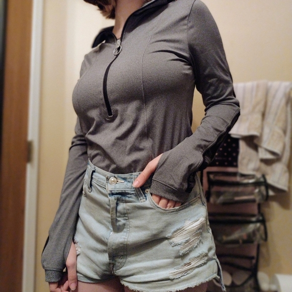 Shirt - Picture 2 of 7